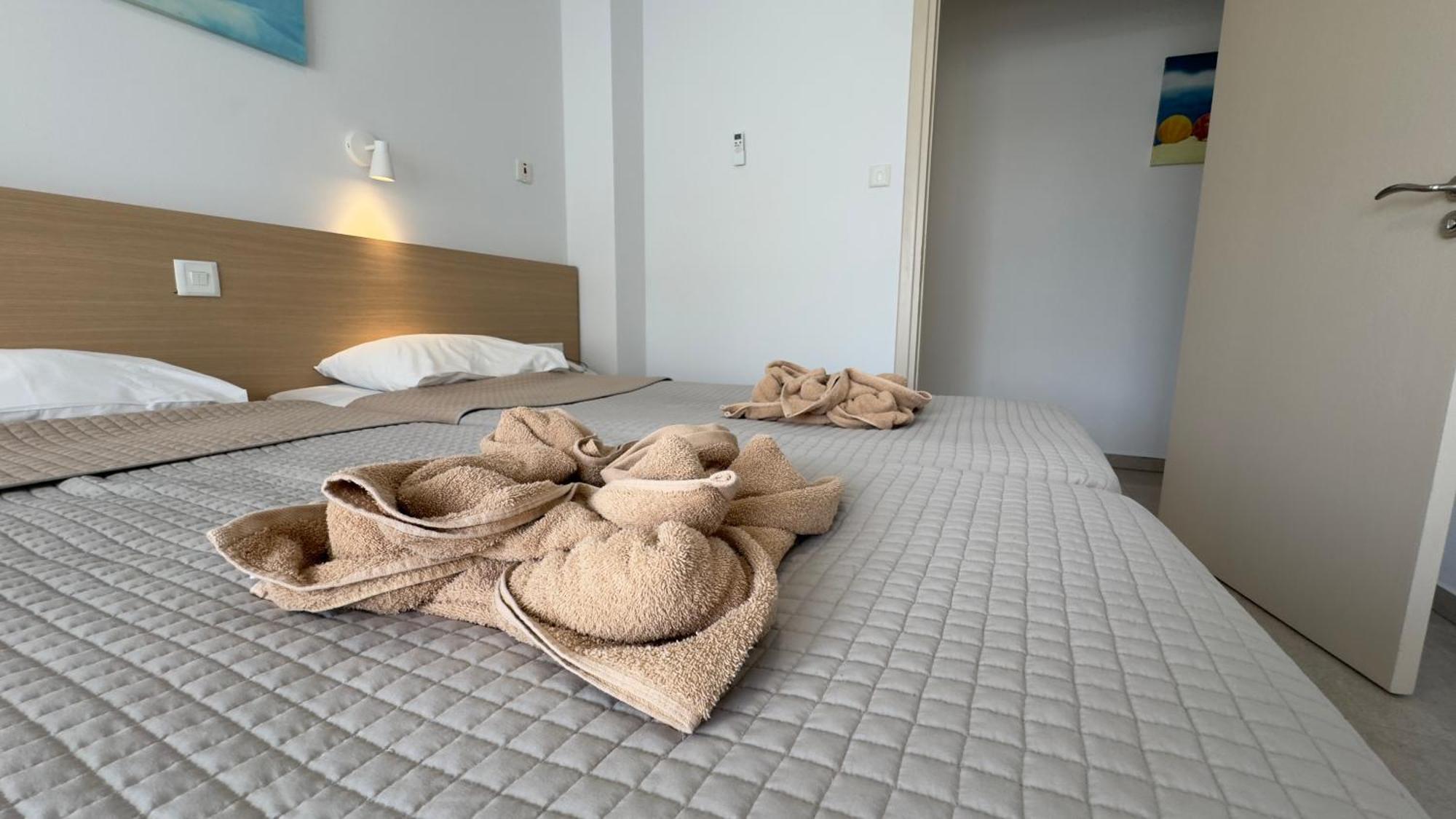 Christabelle Hotel Apartments Agia Napa Buitenkant foto